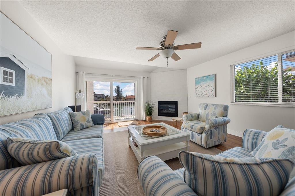 301 ISLAND WAY UNIT E, CLEARWATER, FL — photo 4 of 30