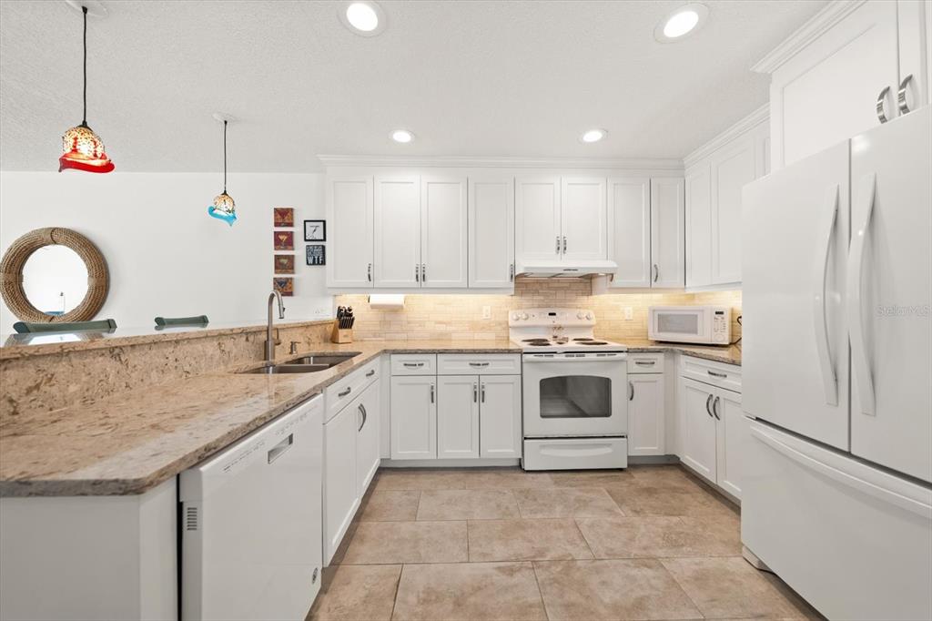 301 ISLAND WAY UNIT E, CLEARWATER, FL — photo 5 of 30