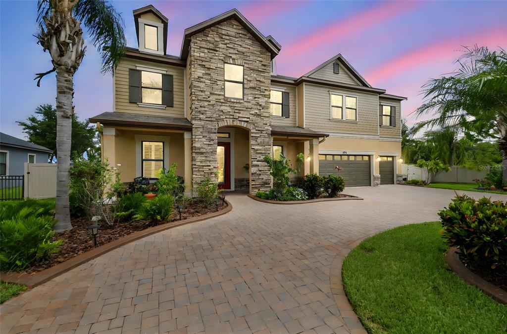 2566 LAKE MANOR DRIVE