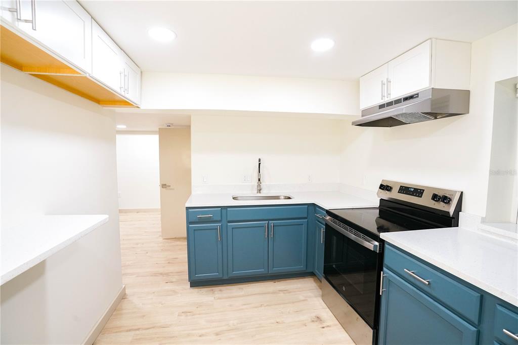 535 14TH AVENUE S UNIT 4, ST PETERSBURG, FL — photo 3 of 16