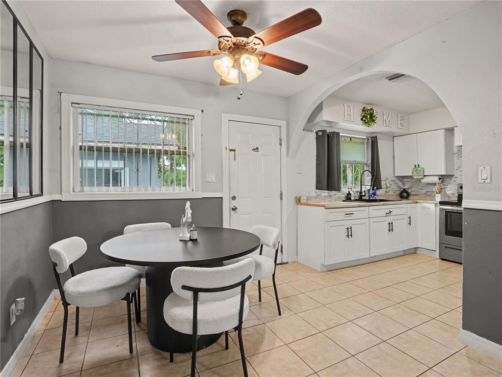 128 S 7TH ST, HAINES CITY, FL — photo 5 of 17