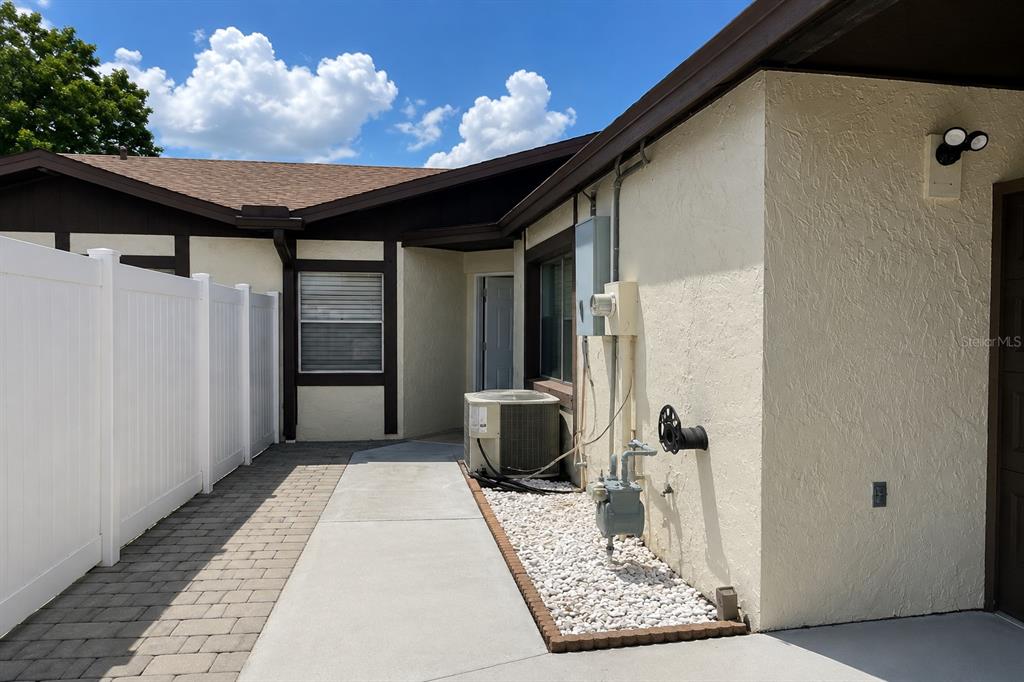 10034 BRIGHTFIELD COURT, ORLANDO, FL — photo 2 of 19