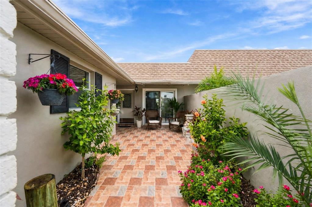 427 BOCA CIEGA POINT BOULEVARD N, ST PETERSBURG, FL — photo 2 of 30