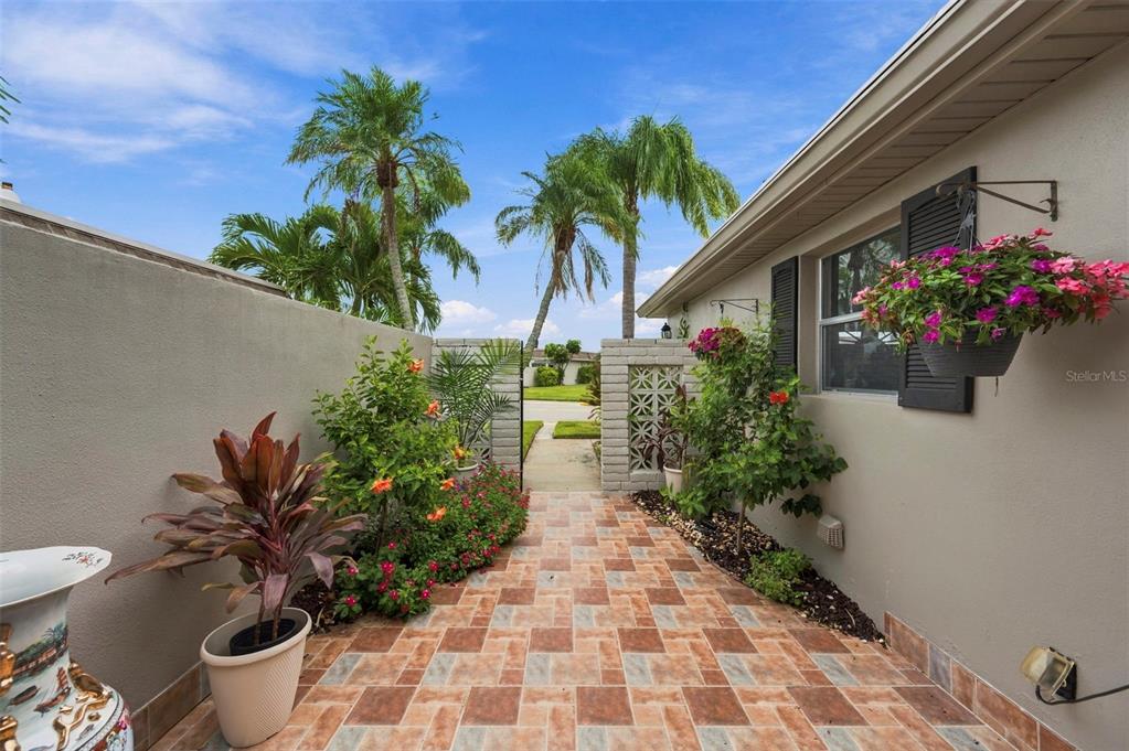 427 BOCA CIEGA POINT BOULEVARD N, ST PETERSBURG, FL — photo 3 of 30