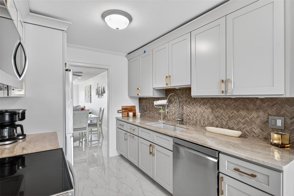 427 BOCA CIEGA POINT BOULEVARD N, ST PETERSBURG, FL — photo 5 of 30