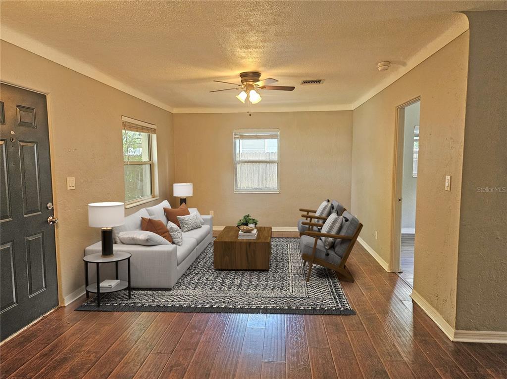 4042 DARTMOUTH AVENUE N, ST PETERSBURG, FL — photo 2 of 16