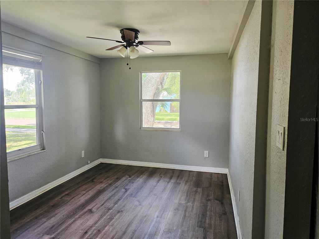 4042 DARTMOUTH AVENUE N, ST PETERSBURG, FL — photo 4 of 16