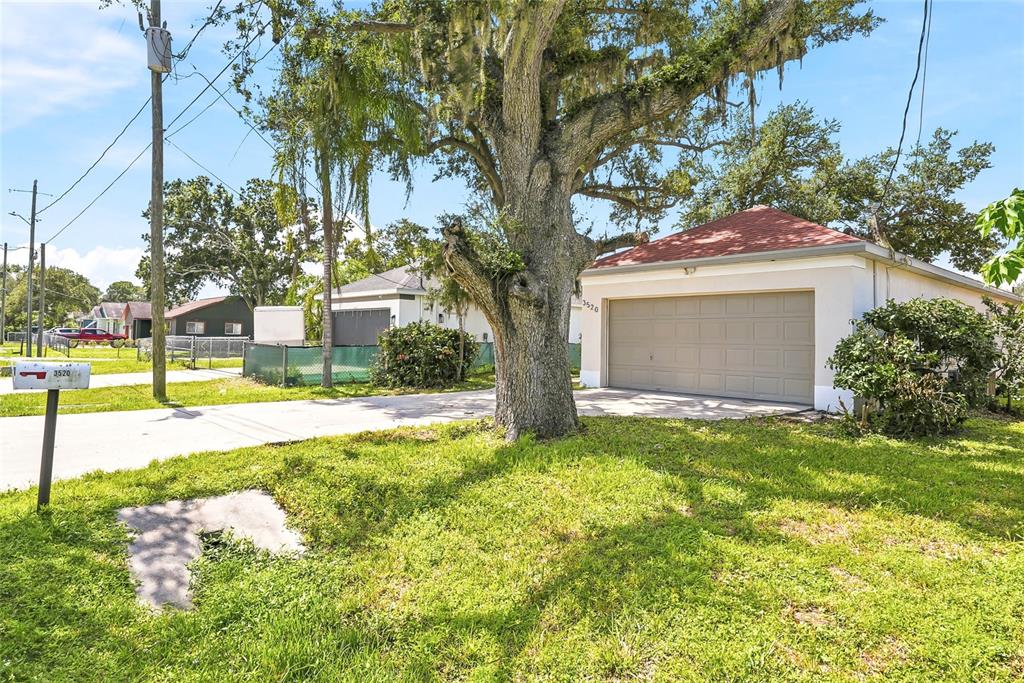 3520 17TH STREET COURT E, BRADENTON, FL — photo 2 of 30