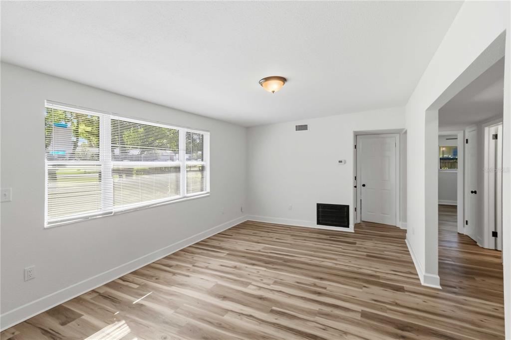 1806 DIERKER DRIVE, VALRICO, FL — photo 4 of 29
