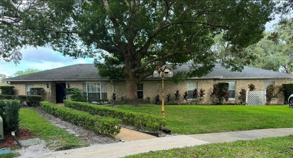 1106 GOLFSIDE DRIVE