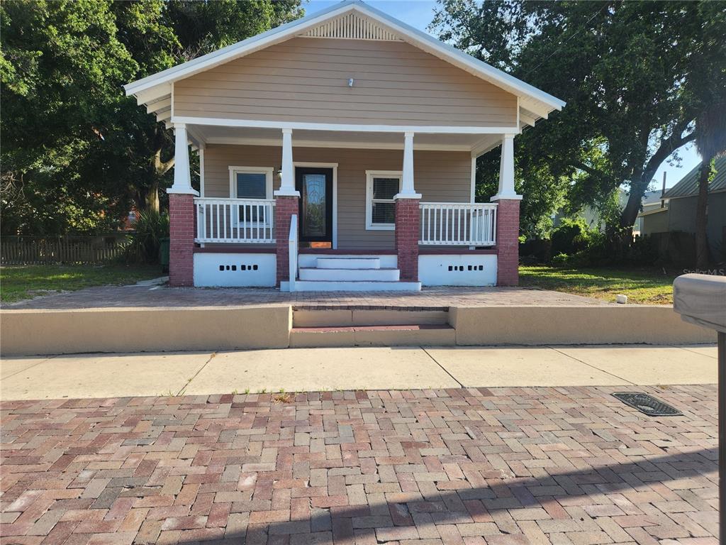 1923 W PINE STREET
