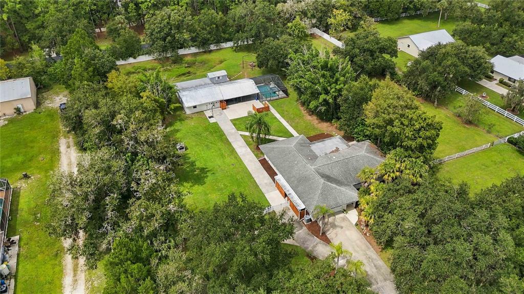 7402 CASTLE DRIVE, SARASOTA, FL — photo 2 of 30