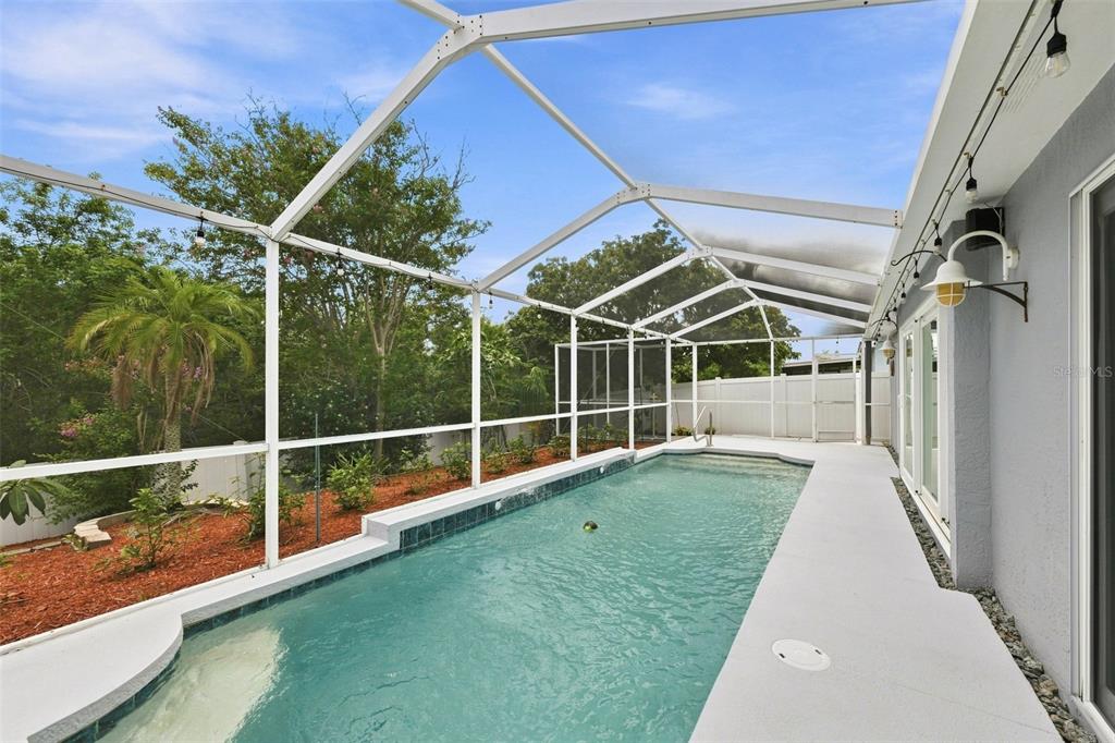 216 LOOKOUT DRIVE, APOLLO BEACH, FL — photo 2 of 30