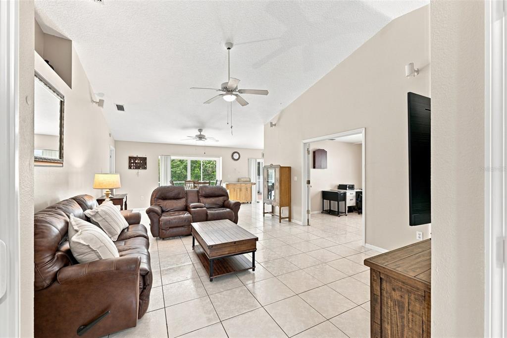 216 LOOKOUT DRIVE, APOLLO BEACH, FL — photo 4 of 30