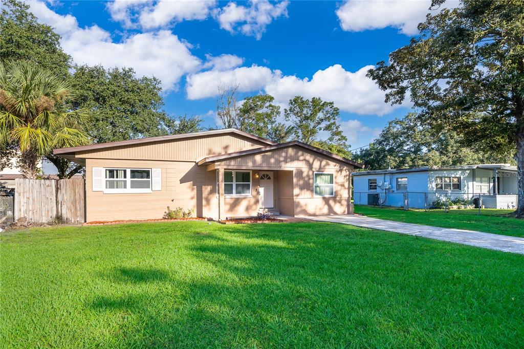 168 COUNTRY CLUB CIRCLE, SANFORD, FL — photo 3 of 18