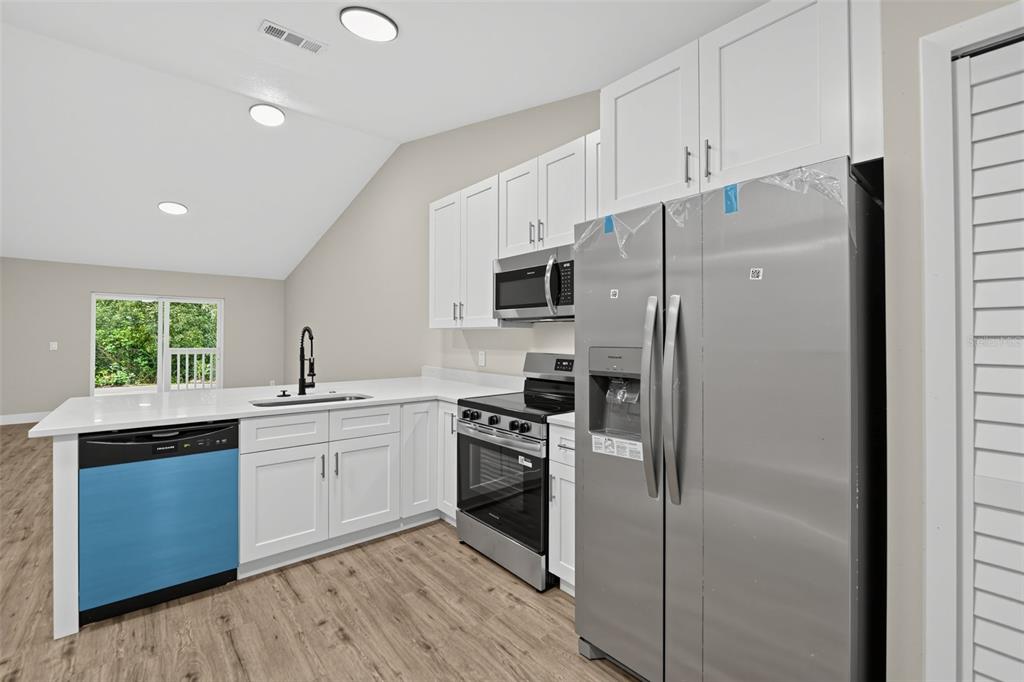 583 BABLONICA DRIVE, ORLANDO, FL — photo 4 of 29