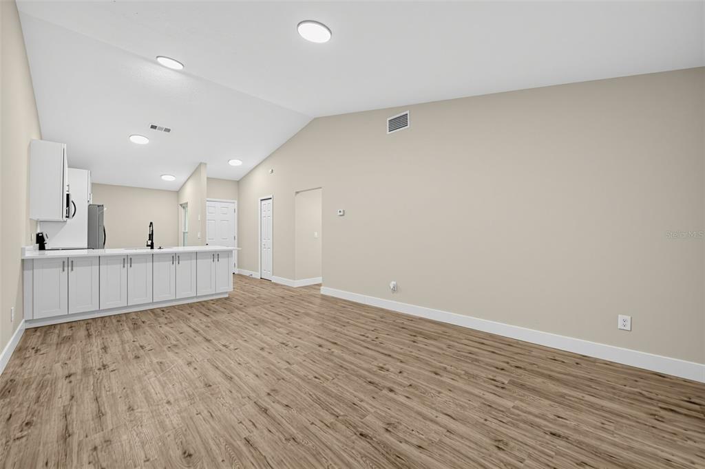 583 BABLONICA DRIVE, ORLANDO, FL — photo 5 of 29