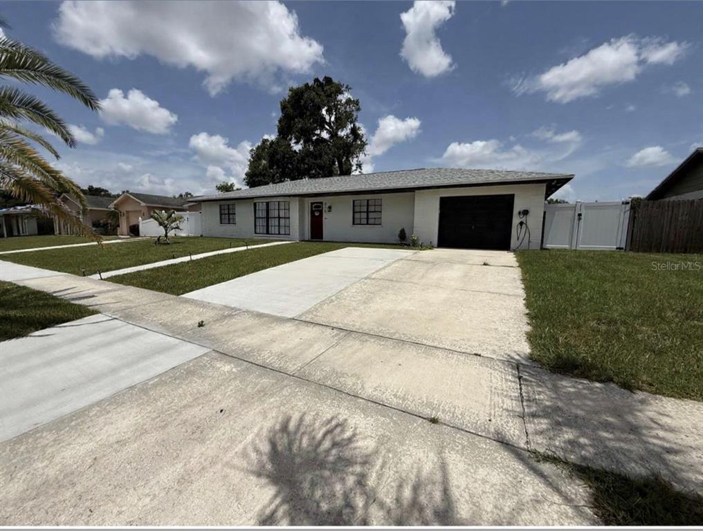 516 E ANGLEWOOD DRIVE