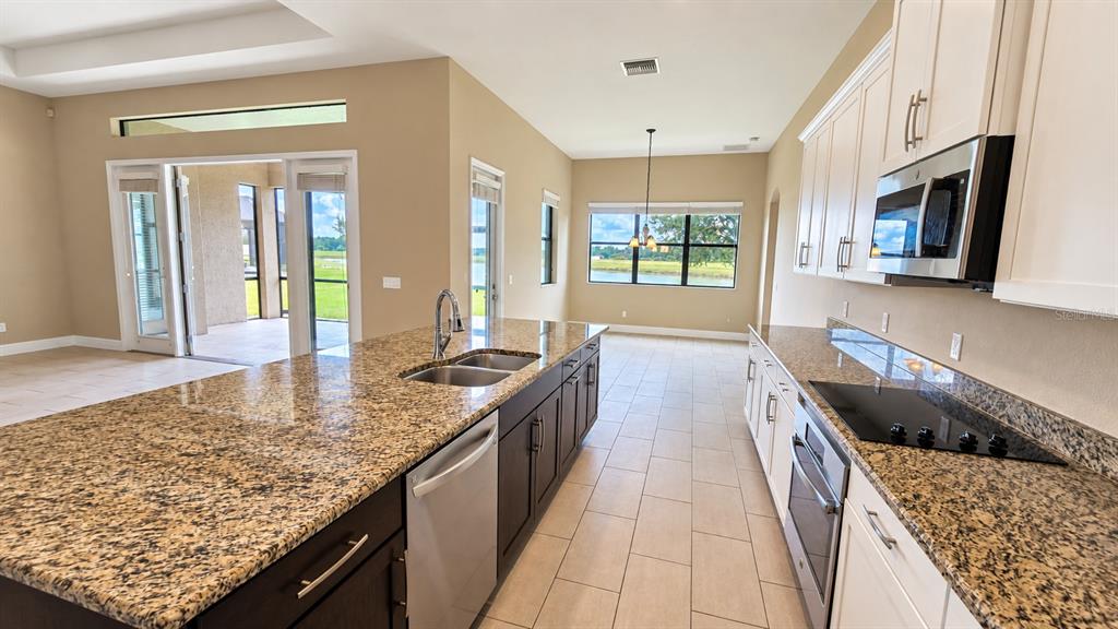 10619 MISTFLOWER LANE, TAMPA, FL — photo 5 of 30