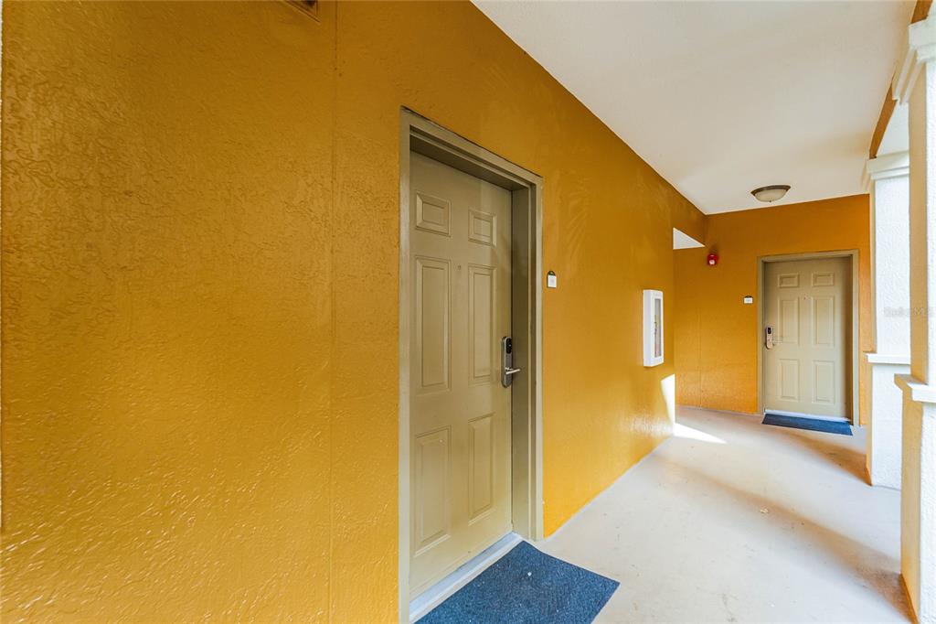 12527 FLORIDAYS RESORT DRIVE UNIT E-103, ORLANDO, FL — photo 3 of 57
