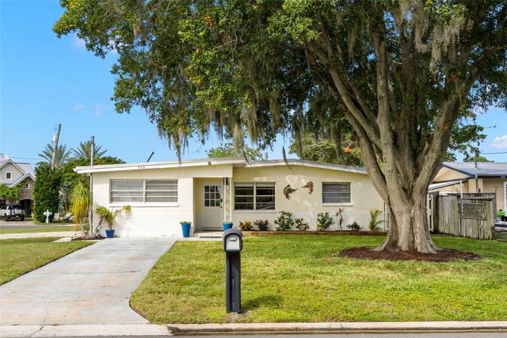 332 WESTWINDS DRIVE