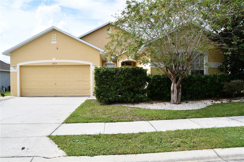 253 WILDFLOWER ROAD, DAVENPORT, FL — photo 2 of 40