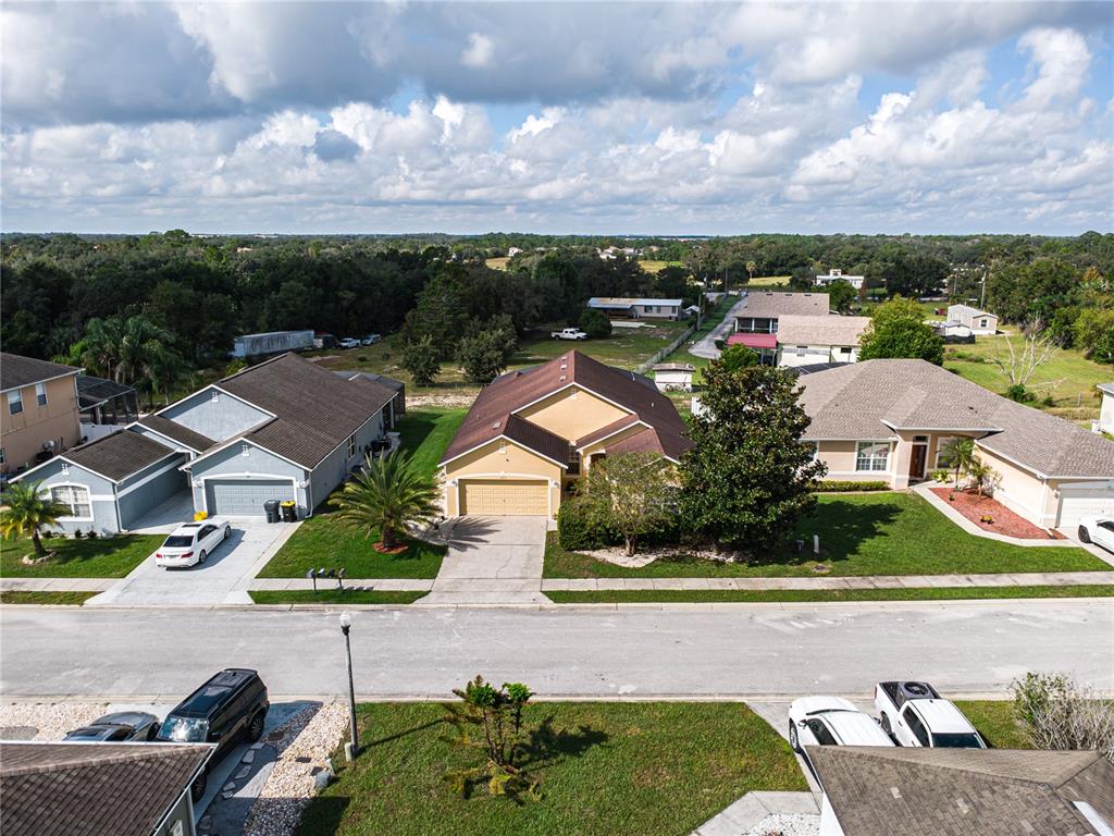 253 WILDFLOWER ROAD, DAVENPORT, FL — photo 3 of 40