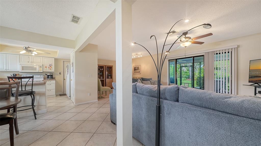 6110 APPROACH LANE, SARASOTA, FL — photo 4 of 57