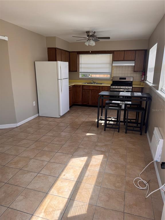 1224 E 1ST AVENUE UNIT 1226, MOUNT DORA, FL — photo 2 of 5