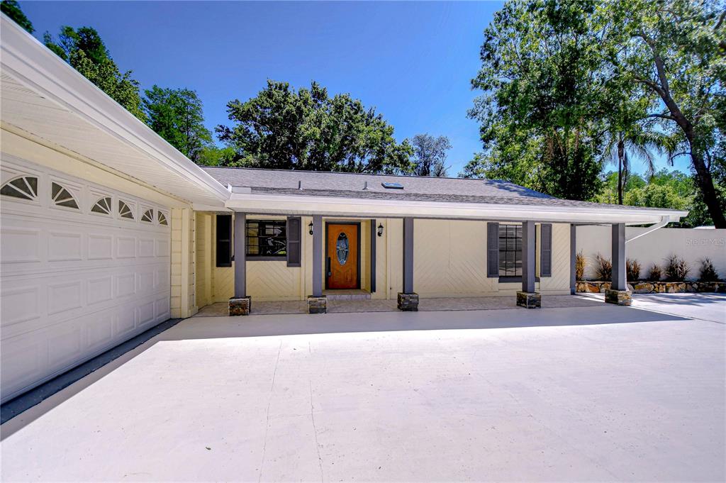 1120 COUNTRY LANE