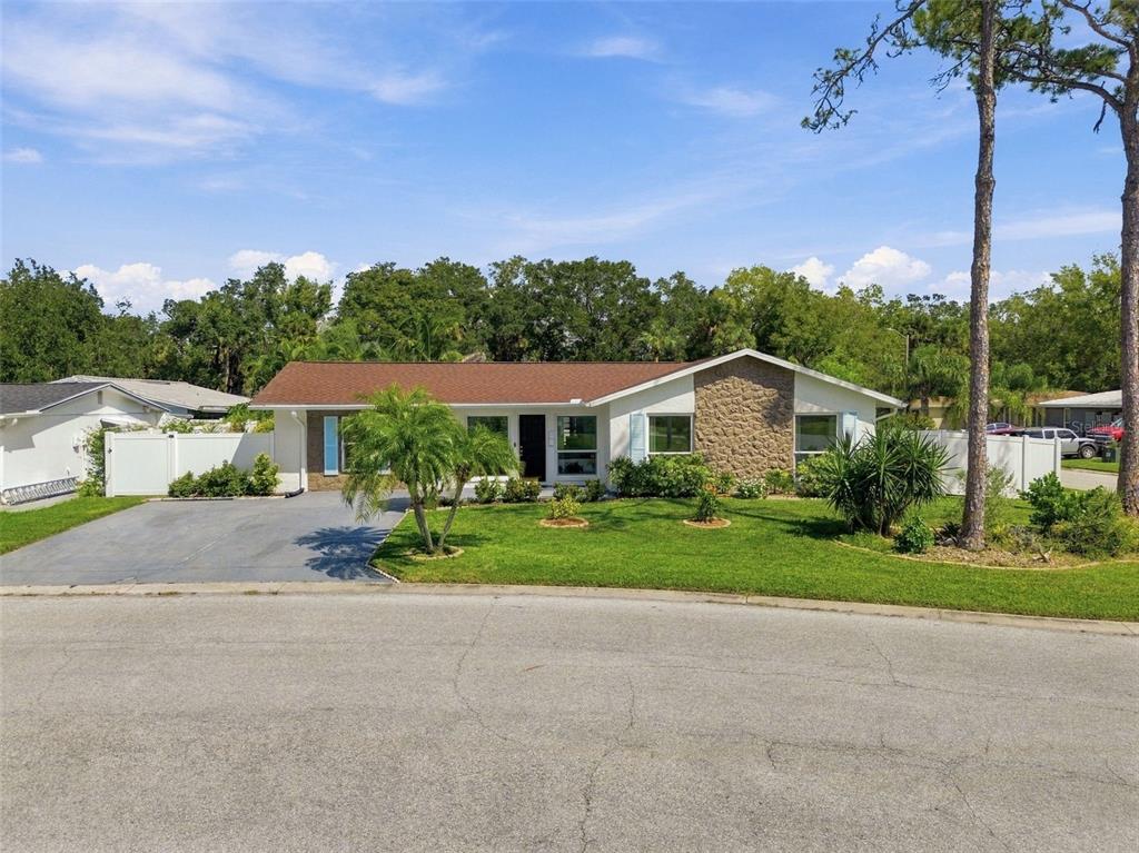 4880 SHELL STREAM BOULEVARD, NEW PORT RICHEY, FL — photo 3 of 30