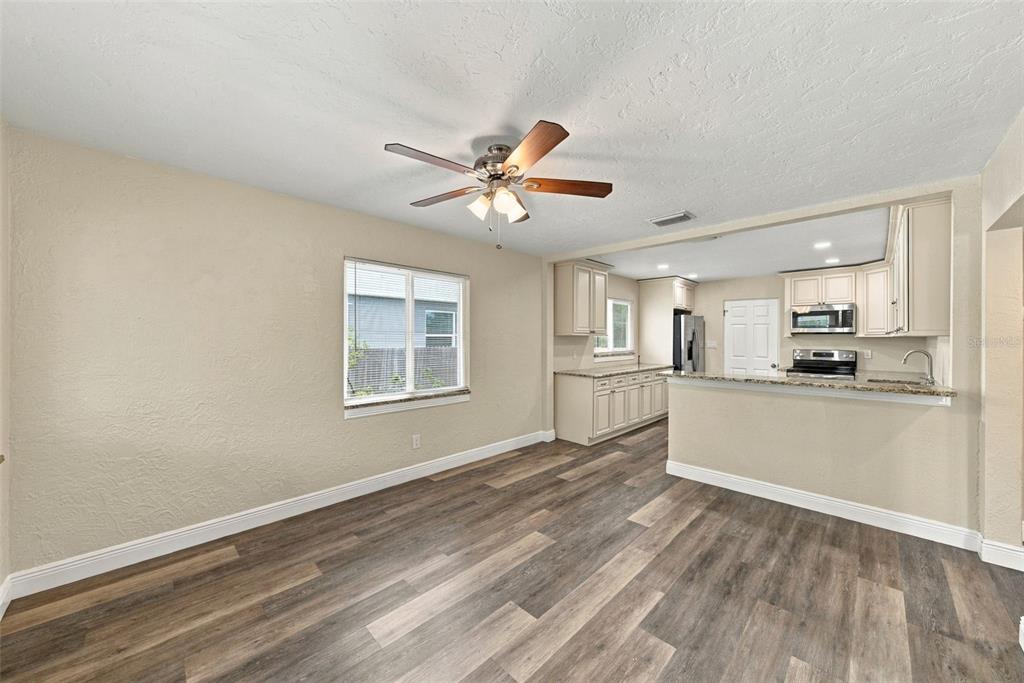 2518 16TH AVENUE N, ST PETERSBURG, FL — photo 4 of 27