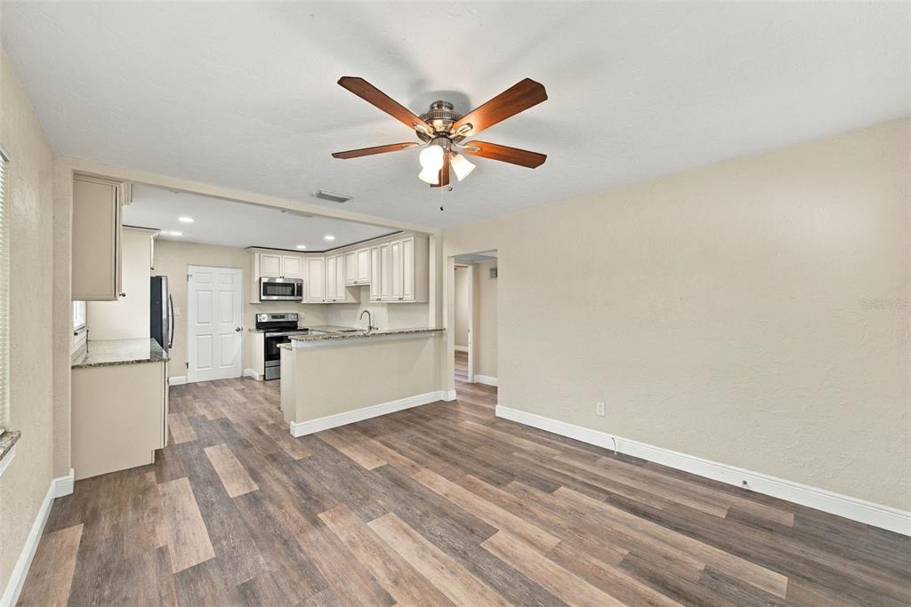 2518 16TH AVENUE N, ST PETERSBURG, FL — photo 5 of 27