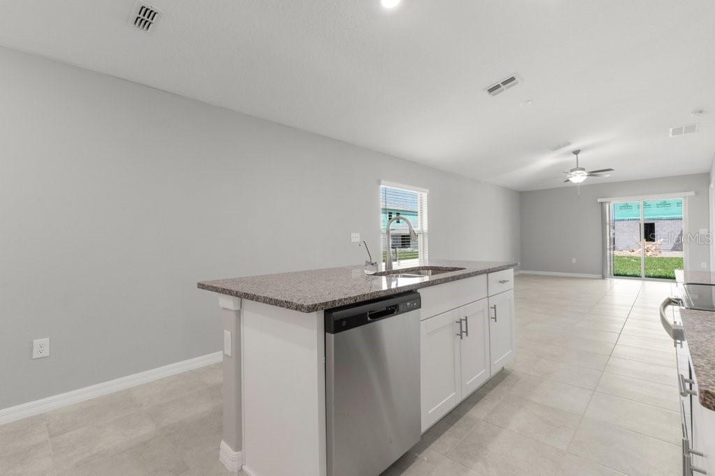 7110 AMELIA COVE COURT, SUN CITY CENTER, FL — photo 5 of 26