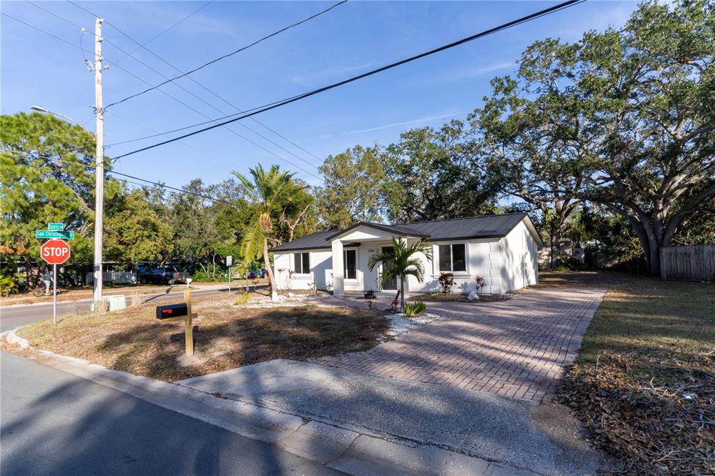 1395 DAVIS ROAD, DUNEDIN, FL — photo 2 of 30
