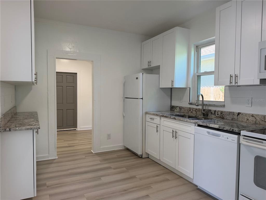 8316 N KLONDYKE STREET, TAMPA, FL — photo 5 of 14