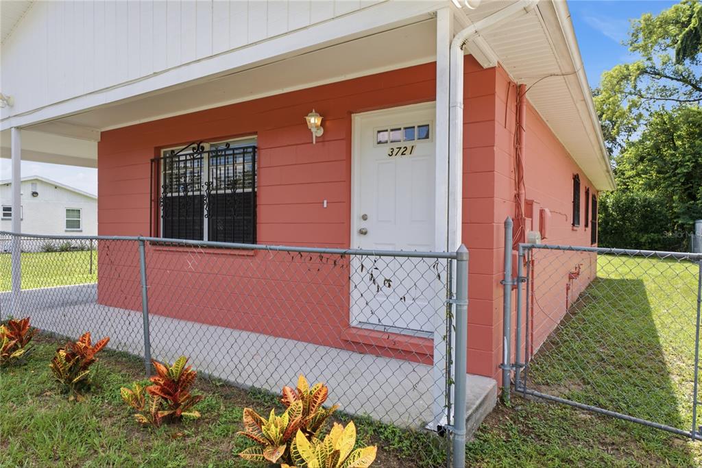 3721 E NORTH BAY STREET, TAMPA, FL — photo 4 of 29