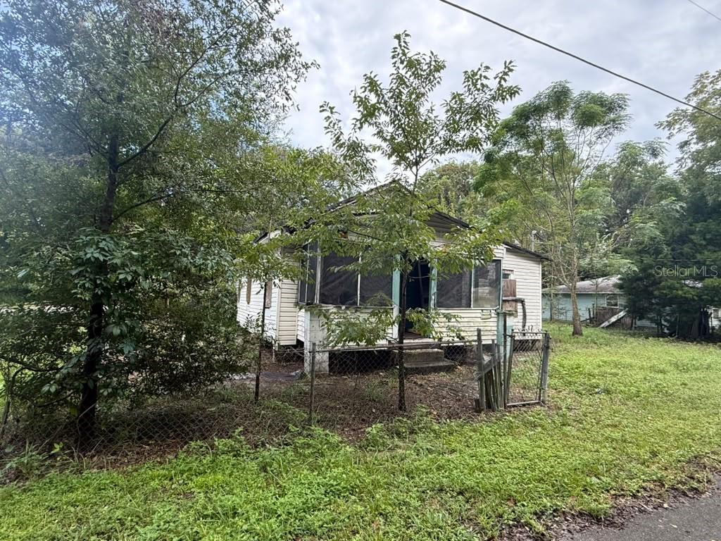 111 CEDAR AVENUE, PALATKA, FL — photo 5 of 9