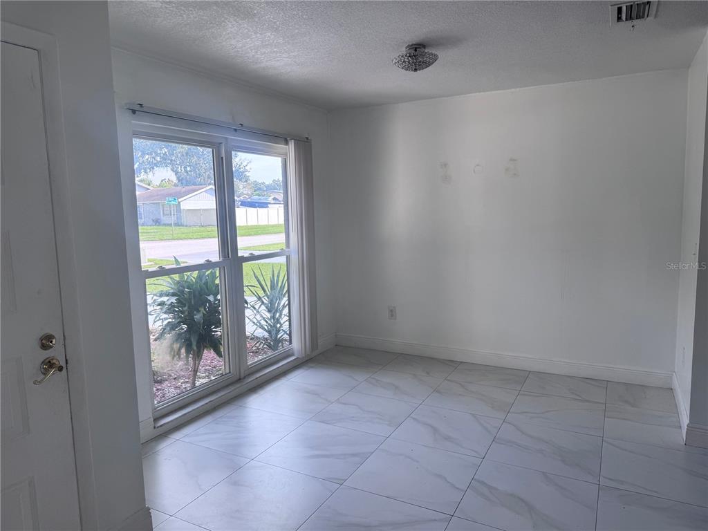 5208 CARROLLWOOD MEADOWS DRIVE, TAMPA, FL — photo 4 of 20