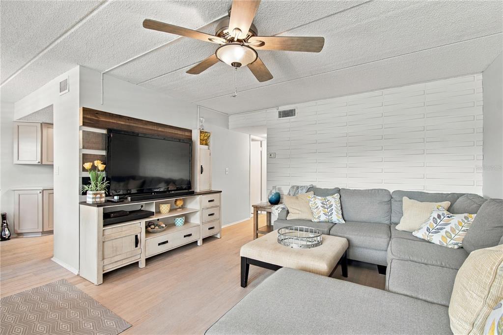 11620 PARK BOULEVARD UNIT 203, SEMINOLE, FL — photo 4 of 30