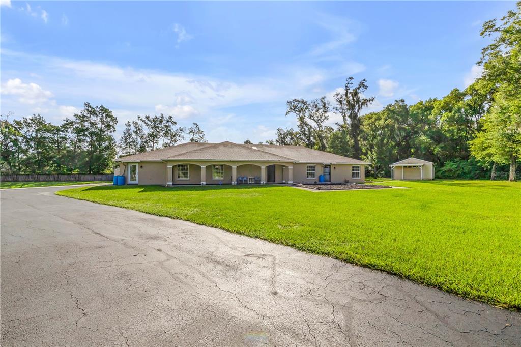 2011 N SPRING GARDEN AVENUE, DELAND, FL — photo 4 of 27