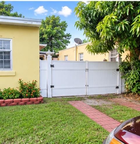1221 JANN AVENUE, OPA LOCKA, FL — photo 2 of 12