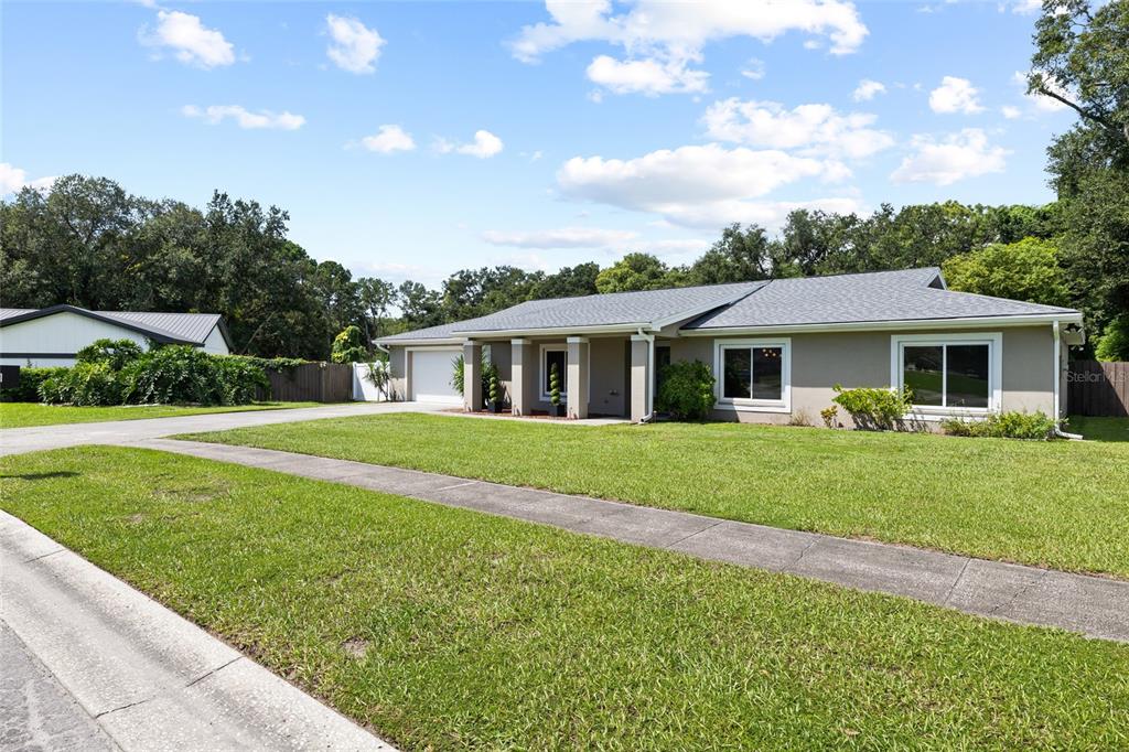 7231 WOODBROOK DRIVE, TAMPA, FL — photo 3 of 30