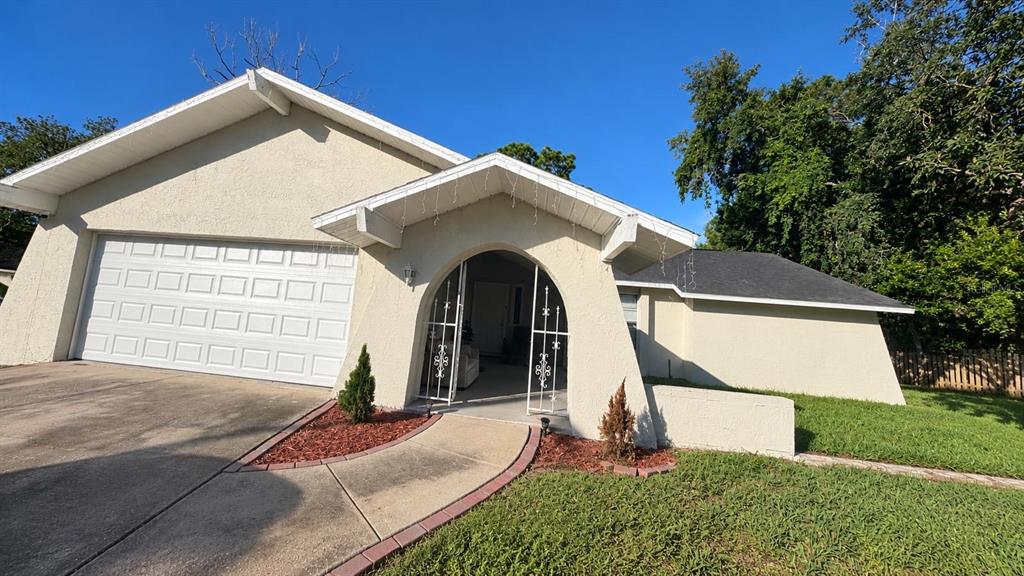 8089 WOODEN DRIVE, SPRING HILL, FL — photo 2 of 22
