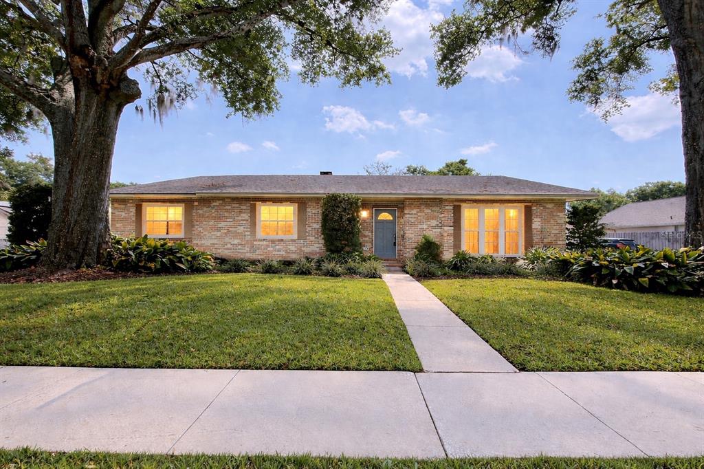 320 WHITE OAK CIRCLE