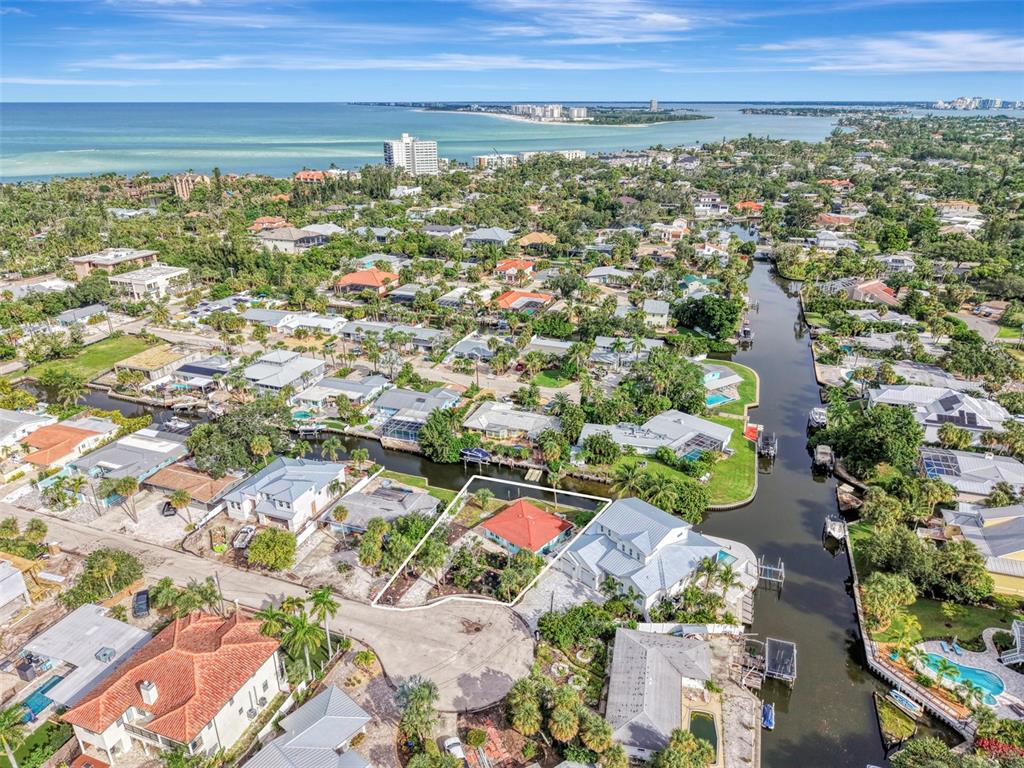 387 AVENIDA MILANO, SARASOTA, FL — photo 2 of 30