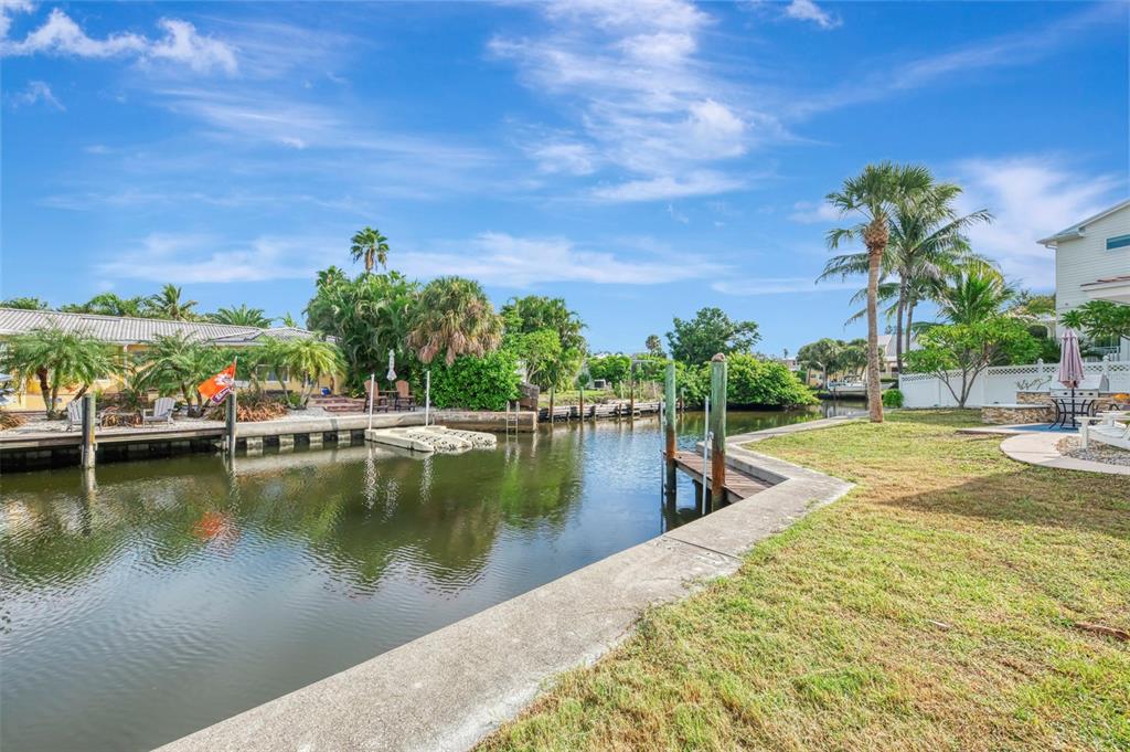 387 AVENIDA MILANO, SARASOTA, FL — photo 3 of 30