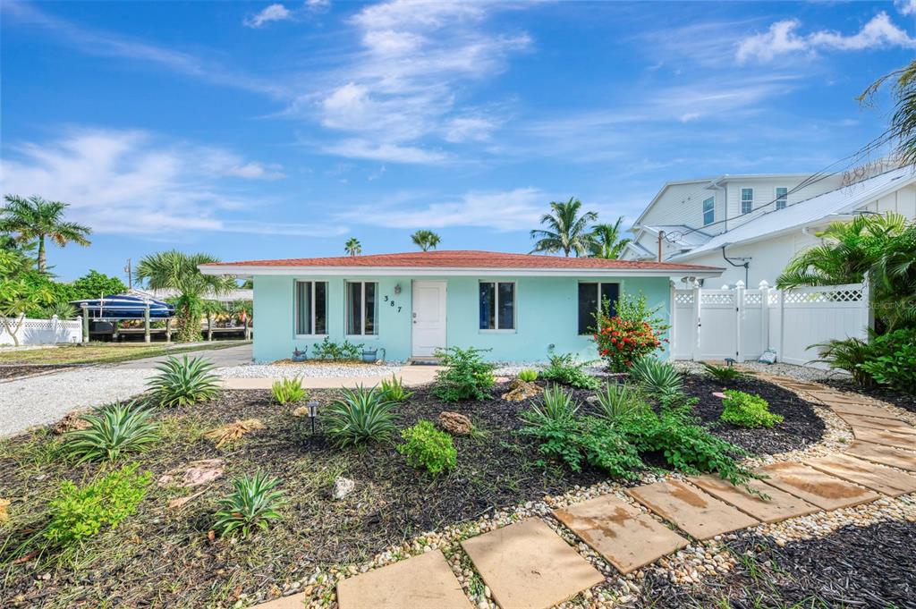 387 AVENIDA MILANO, SARASOTA, FL — photo 4 of 30