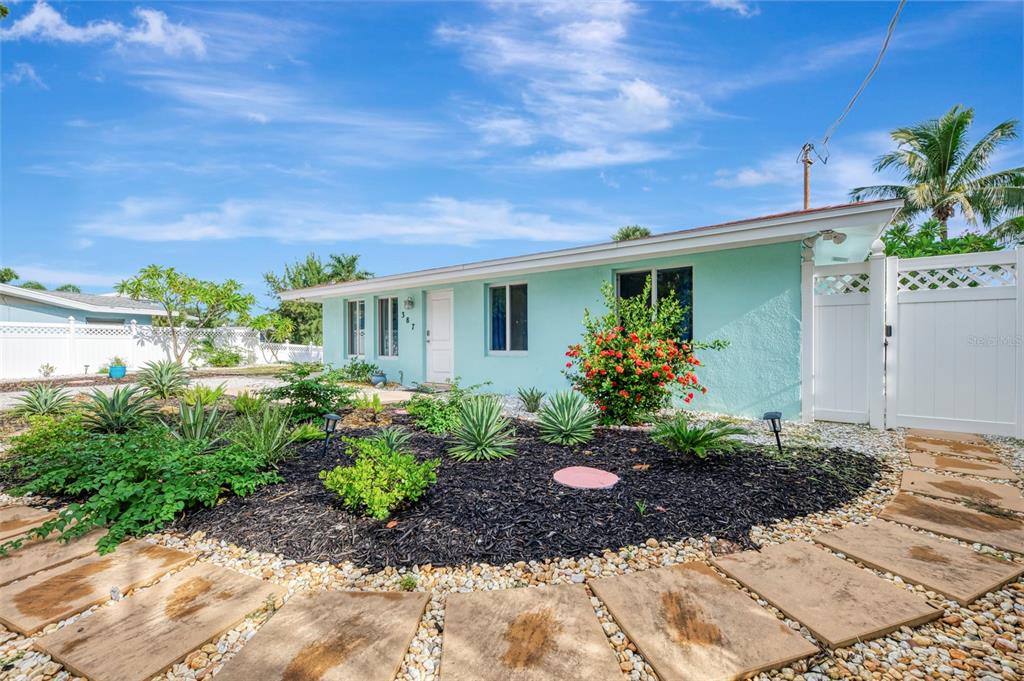 387 AVENIDA MILANO, SARASOTA, FL — photo 5 of 30