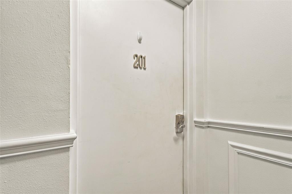 205 5TH AVENUE N UNIT 201, ST PETERSBURG, FL — photo 2 of 40